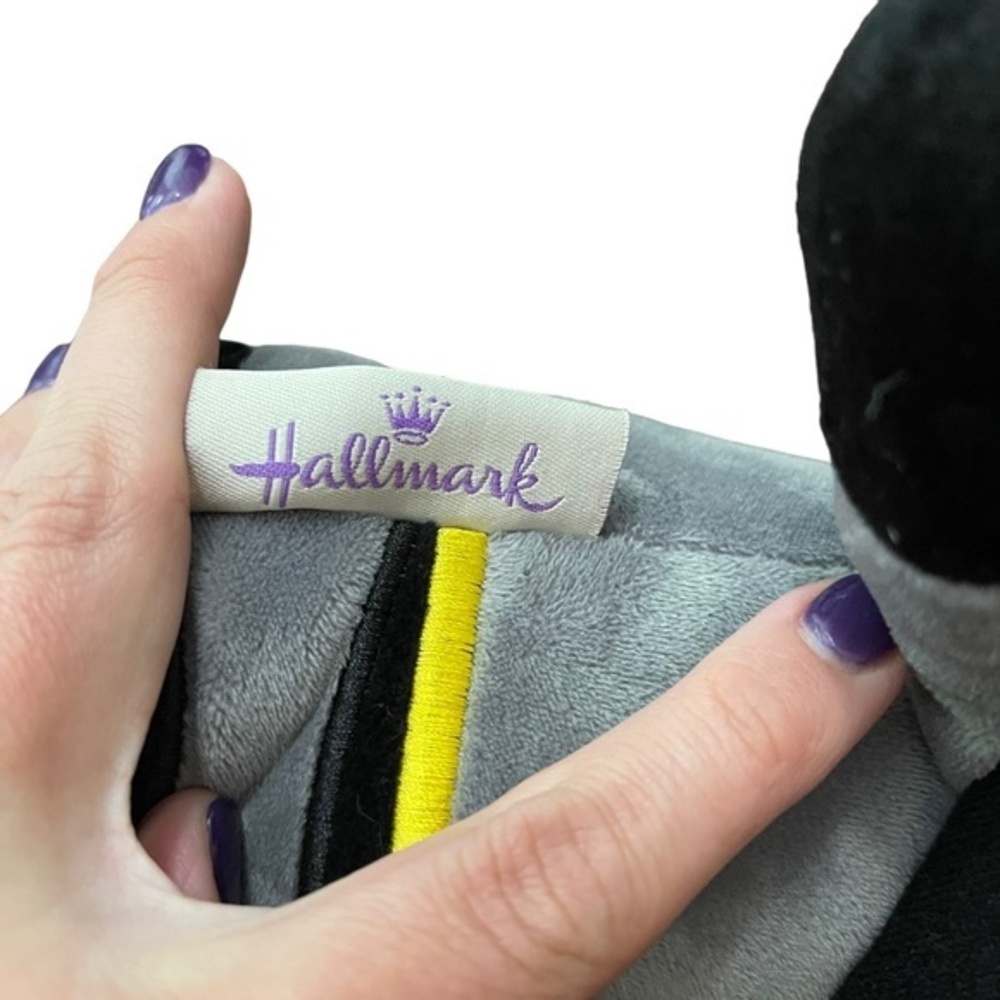 EUC‎ Hallmark itty bittys Batman Plush - Picture 6 of 7